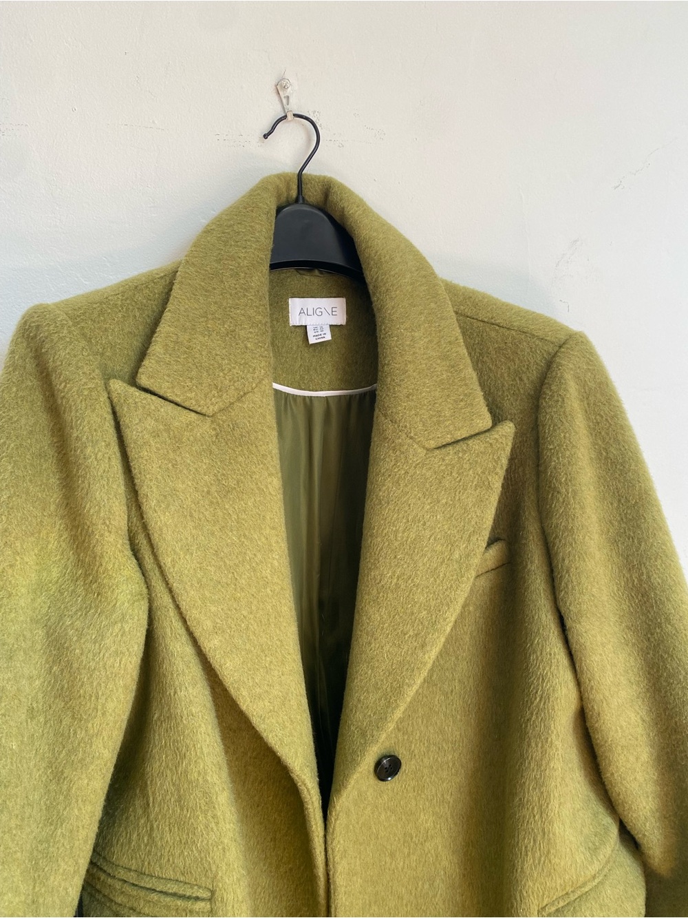 Elegant Eye-Catching Olive Green Wool Blend Coat From Aligne - Picture 2 of 11